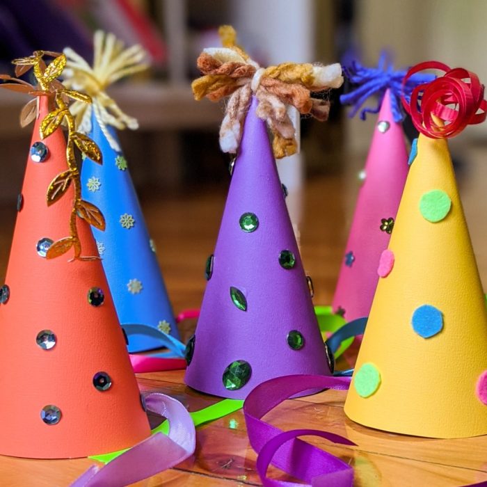 Party hat decorating kit