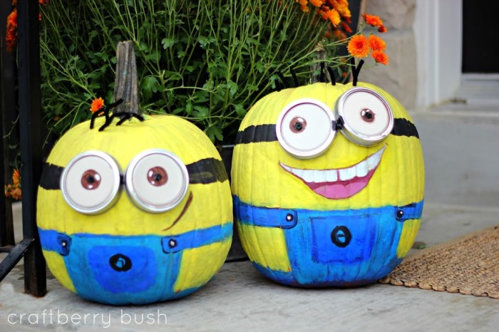 Minion pumpkin decorating kit