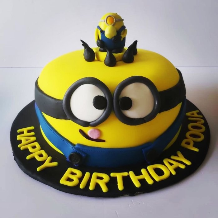 Minion cake decorating kit